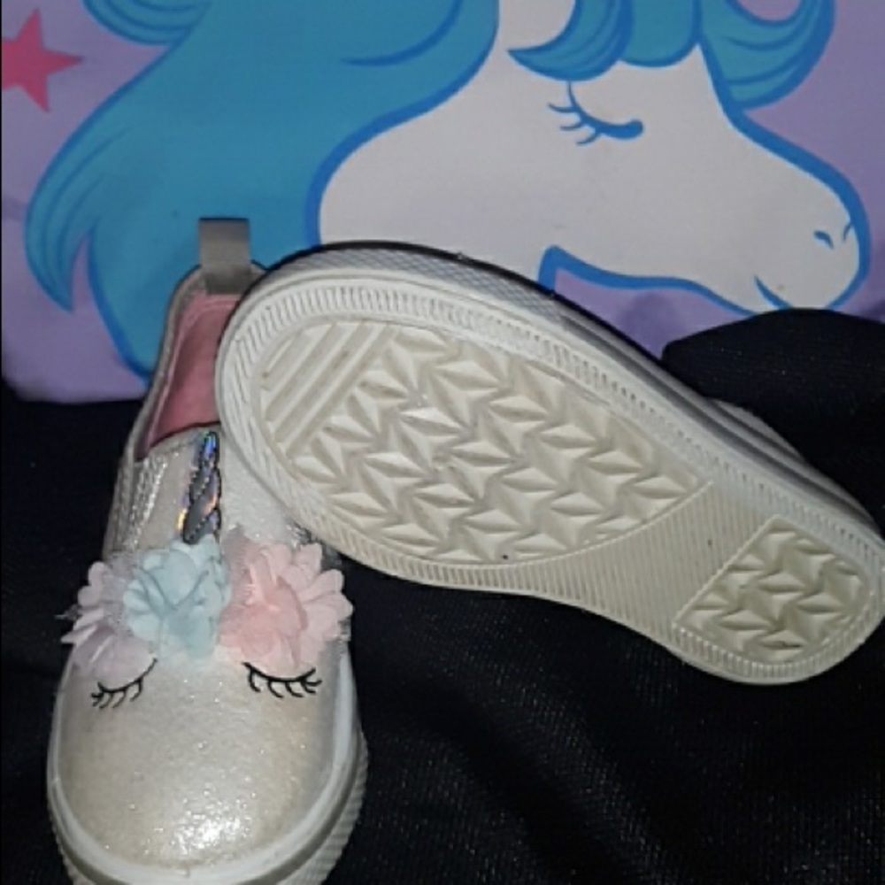 🦄 UNICORN Sneakes - Picture 3 of 7